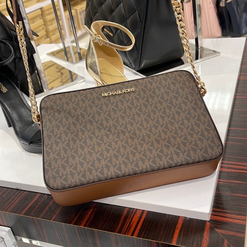 Michael Kors Large Jet Set Item East West Crossbody Brown - Picture 4 of 16